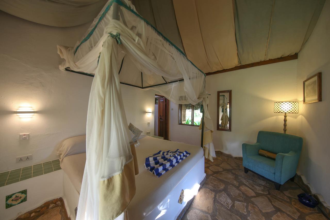 Kinasi Lodge Utende Exterior foto