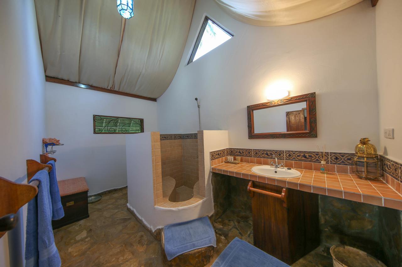 Kinasi Lodge Utende Exterior foto